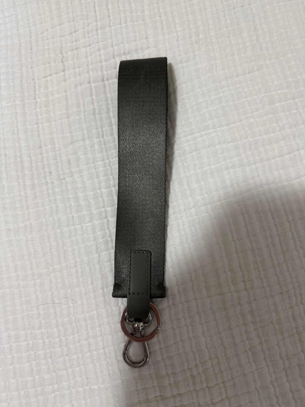 Lululemon Key Fob Strap in Neon Yellow on Olive Green - Picture 2 of 2
